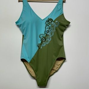 Shape FX women’s one piece Swimsuit